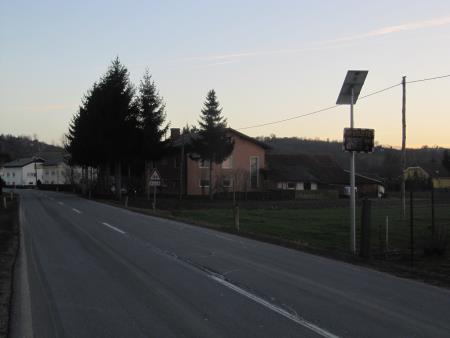 S prikazovalnikom hitrosti do večje prometne varnosti 3